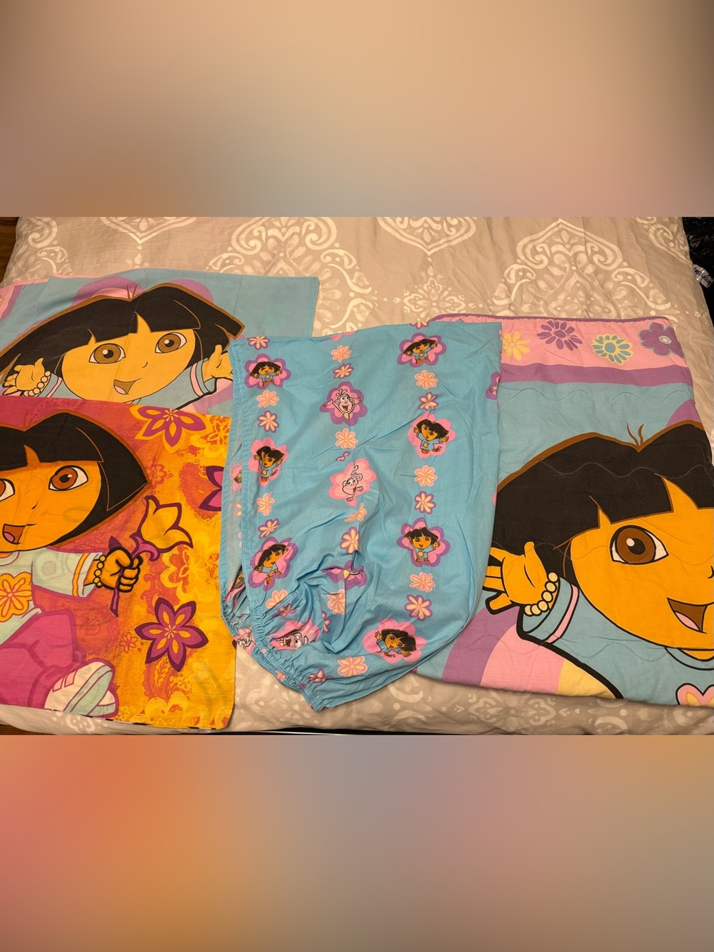 Nickelodeon Dora the Explorer Bedding Set
